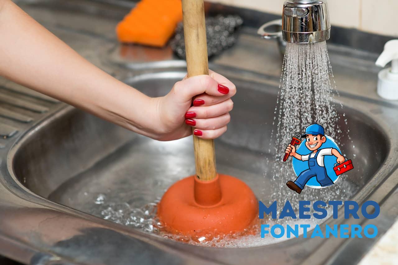 Cómo desatascar un fregadero de cocina