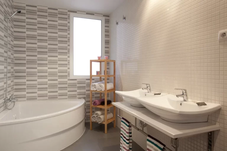 Qué hacer si se inunda el baño en tu casa